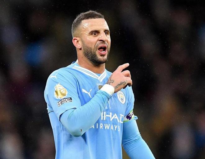 记者：拜仁计划签下17岁厄瓜多尔中卫奥拉亚，并准备将其外租（记者称拜仁拟引进17岁厄瓜多尔中卫奥拉亚，签约后将外租）