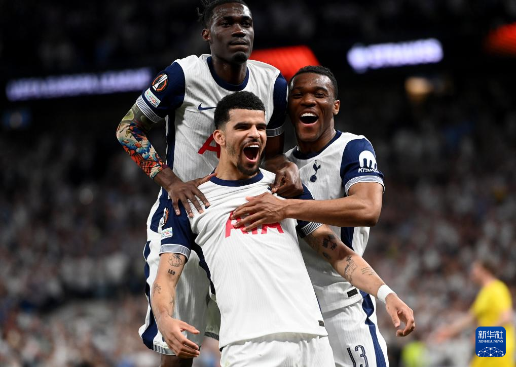 龙塞罗：巴萨这么多年都在演同样剧本，他们给裁判的钱还太少（龙塞罗：巴萨多年如出一辙，连给裁判的钱都嫌少）