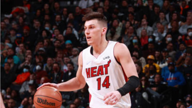 德媒：法兰克福为巴霍亚标价至少8000万欧，阿森纳正在关注他（德媒称法兰克福为巴霍亚开价至少8000万欧元，阿森纳正密切关注）