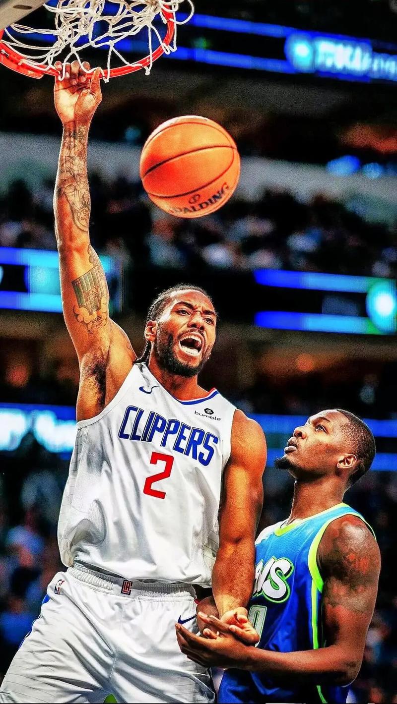 误判，意丁联赛中皮球从边网打进，裁判判罚进球有效（判罚失误：意丁赛场皮球从边网入网，主裁判定进球有效）