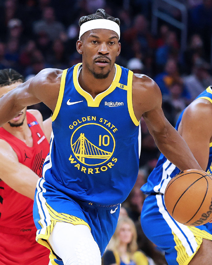 段瑾瑜搭档两匹爱驹摘夺四冠，广东马术联赛第九站完美收官！（段瑾瑜携两骏马豪取四冠，广东马术联赛第九站圆满落幕）