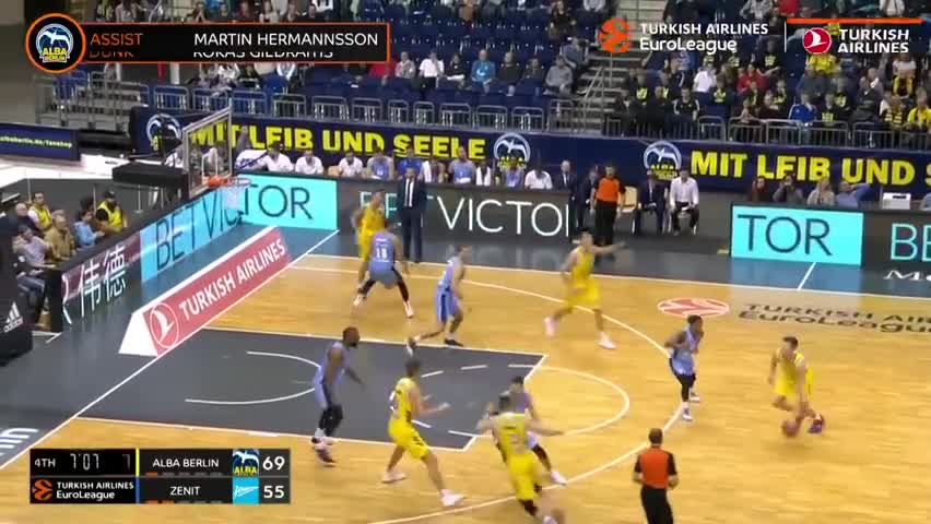 和田宇宙地毯队夺得2025新疆阿图什杯冠军，冠军奖金100万元（和田宇宙地毯队加冕2025新疆阿图什杯，揽获100万元冠军奖金）