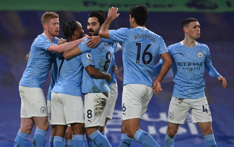 FM26逆天Bug，外场球员“闪现”至门前挡出对方主罚的点球（FM26离谱漏洞：外场球员瞬移到门前封出对手点球）