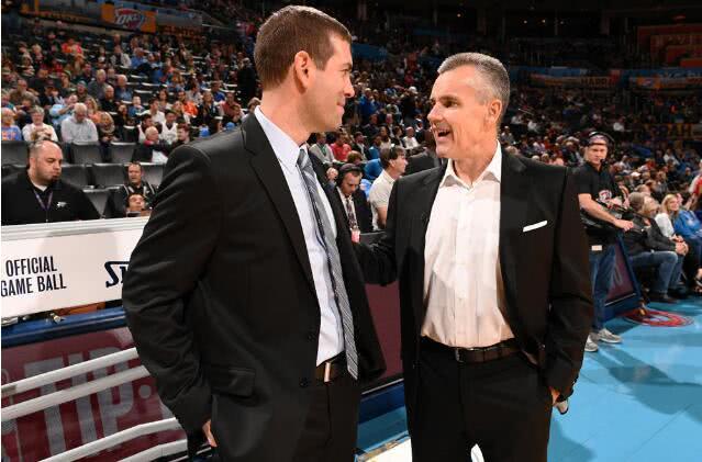 TA发布赛季前四分之一阶段球队评级：湖人第一档，勇士第三档（TA公布赛季前四分之一阶段球队分档：湖人居第一档，勇士列第三档）