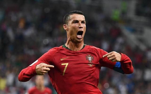 小卡空砍36+7哈登梦游，鲍威尔轰30分手刃旧主，热火送快船5连败（小卡36+7难救主，哈登低迷；鲍威尔30分复仇旧主，热火送快船五连败）