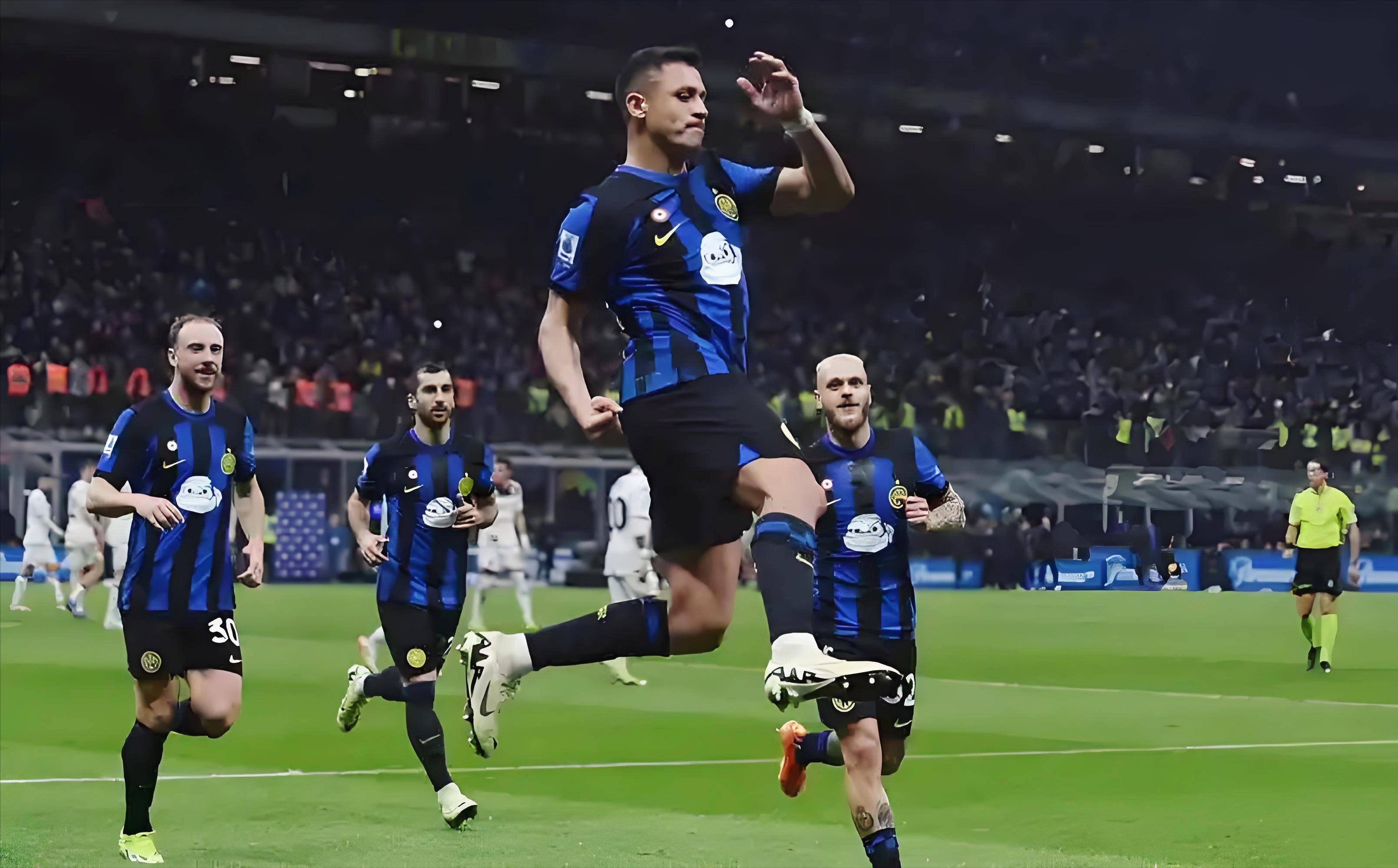 那不勒斯官方：洛博特卡在意杯赛前热身时左腿后胫肌拉伤（那不勒斯官宣：洛博特卡意杯赛前热身左腿后胫肌拉伤）