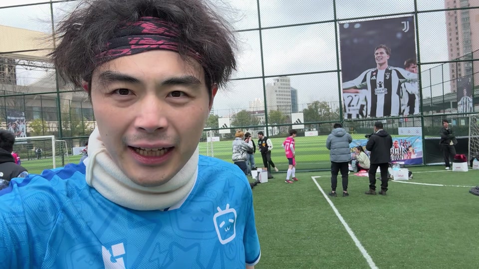 2025／26赛季英超：早起的曼联球迷有福了！曼联4-4伯恩茅斯（2025／26英超｜清晨不虚此行：曼联与伯恩茅斯4-4上演进球大战）