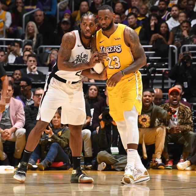 太阳报：贝克汉姆的大儿子布鲁克林在社媒上屏蔽了全家（英媒《太阳报》：贝克汉姆长子布鲁克林在社交平台拉黑全家）