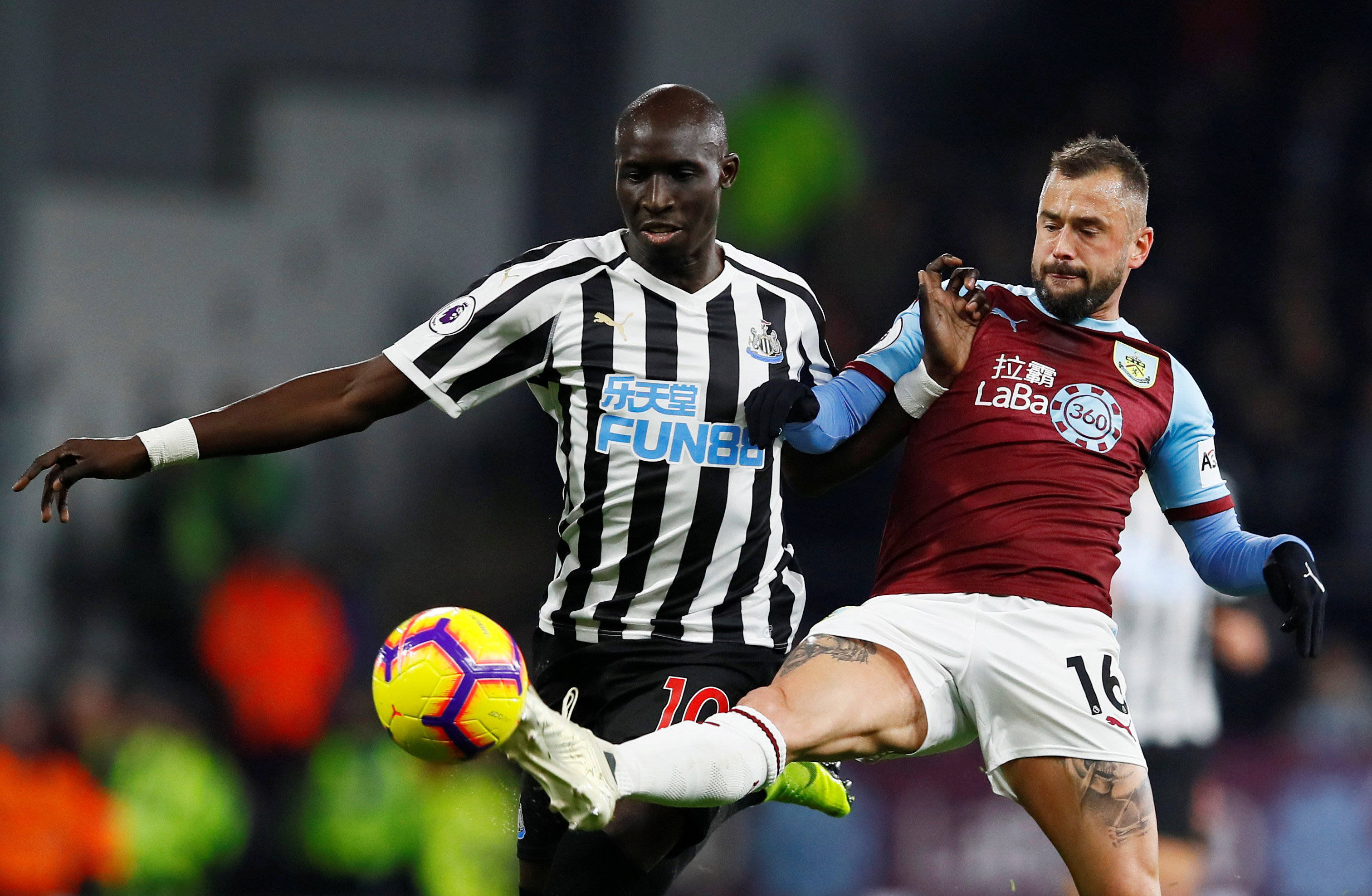 中规中矩！徐杰半场5中3拿到8分3助3断 正负值+4（发挥稳健！徐杰半场5投3中拿下8分3助攻3抢断，正负值+4）