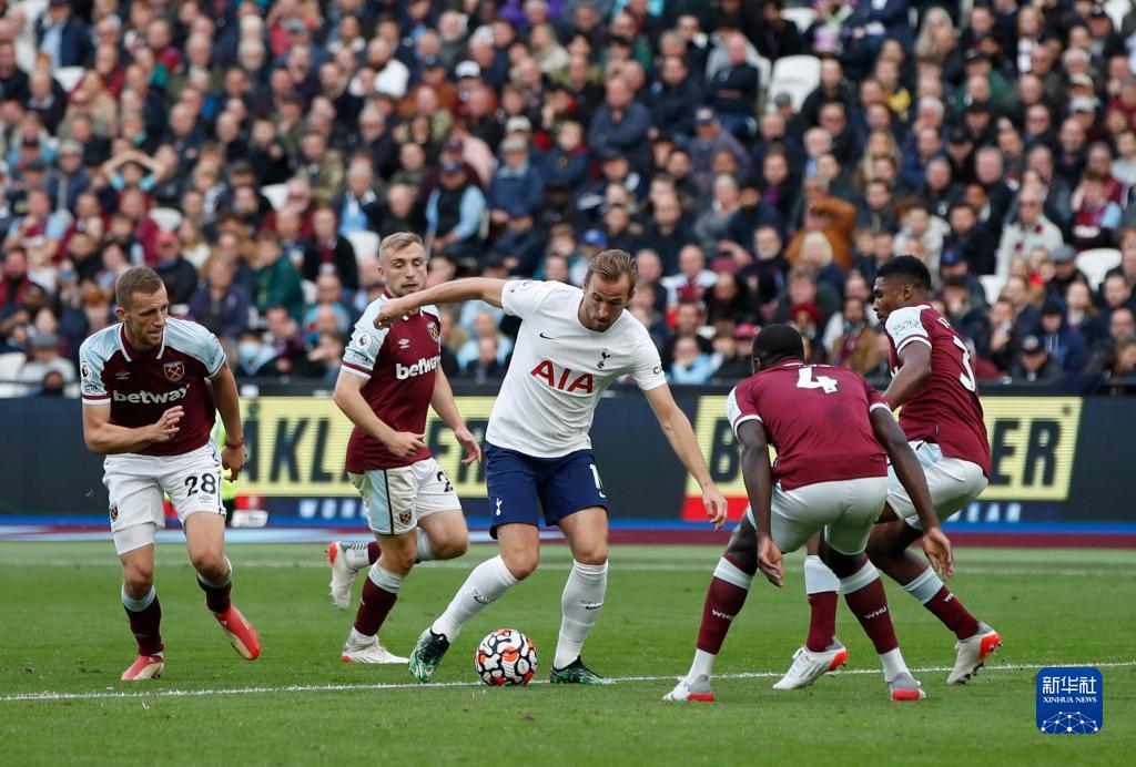 挪威上次参加世界杯还是1998年，当时哈兰德尚未出生（挪威上次亮相世界杯已是1998年，彼时哈兰德尚未出生）