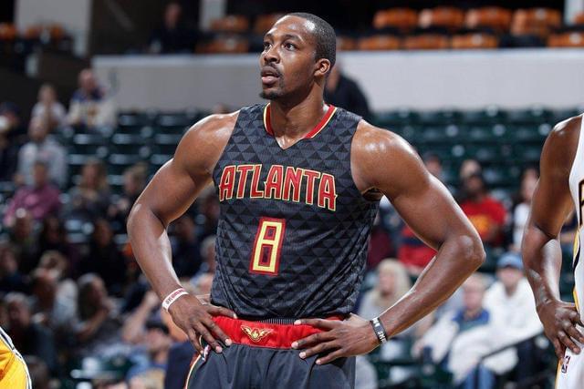 祖巴茨半场14分4板，伦纳德12分4板，哈登9分5助攻。（半场数据：祖巴茨14分4板，伦纳德12分4板，哈登9分5助攻）