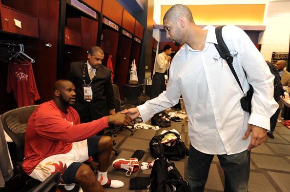 亚精英赛半场：陈威屡献神扑力保城池，海港0-0柔佛新山（亚精英赛半场：陈威高接低挡稳住阵脚，海港0-0暂平柔佛新山）