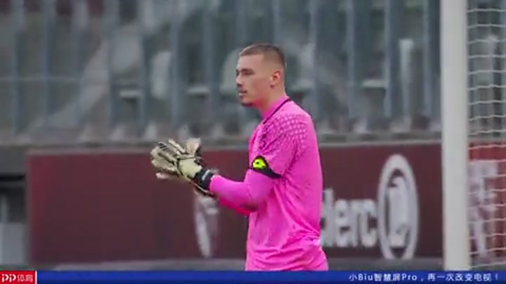 篮球湖人球员关键比赛中发挥稳定（湖人球员在关键战中表现稳健）