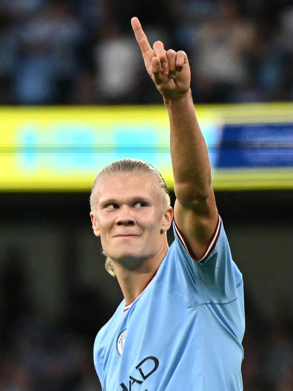 C罗白宫晒自拍照，与因凡蒂诺、马斯克等人同框（C罗在白宫发自拍，和因凡蒂诺、马斯克等人同框）