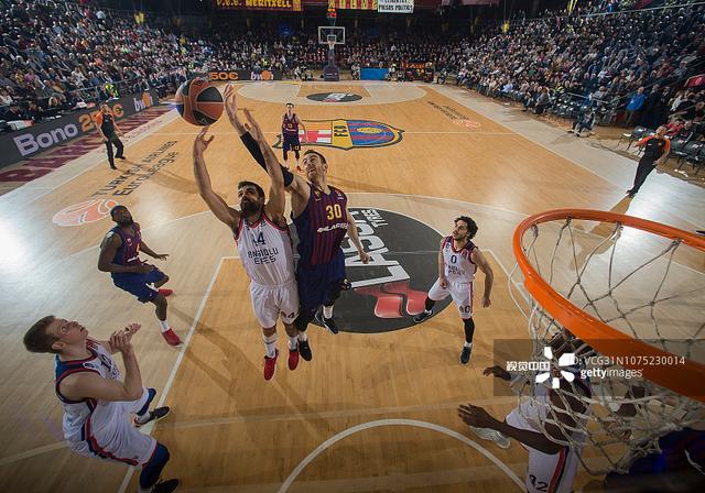 懂球帝2025年10月足坛MVP：姆巴佩蝉联！（懂球帝评选2025年10月足坛MVP，姆巴佩成功卫冕）