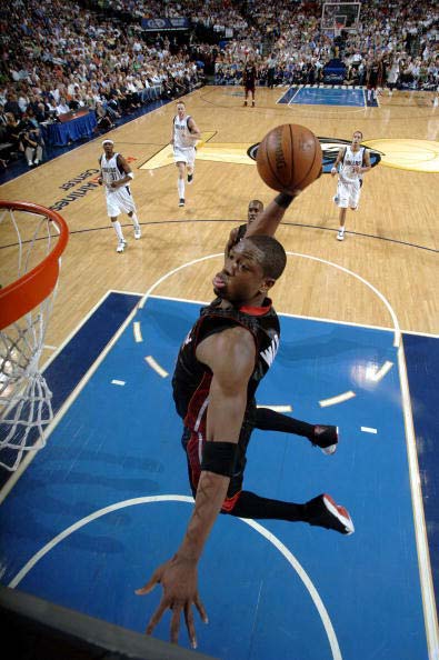 2025／26赛季英超：阿森纳4-1热刺，英超榜首在北伦敦德比到此一游（2025／26英超：阿森纳4-1热刺，榜首之旅打卡北伦敦德比）