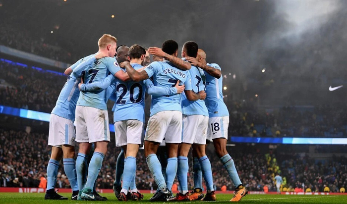 常州举办足球音乐晚会，黄紫昌夫妇甜蜜献唱《小酒窝》（常州上演足球音乐之夜，黄紫昌携妻深情合唱《小酒窝）